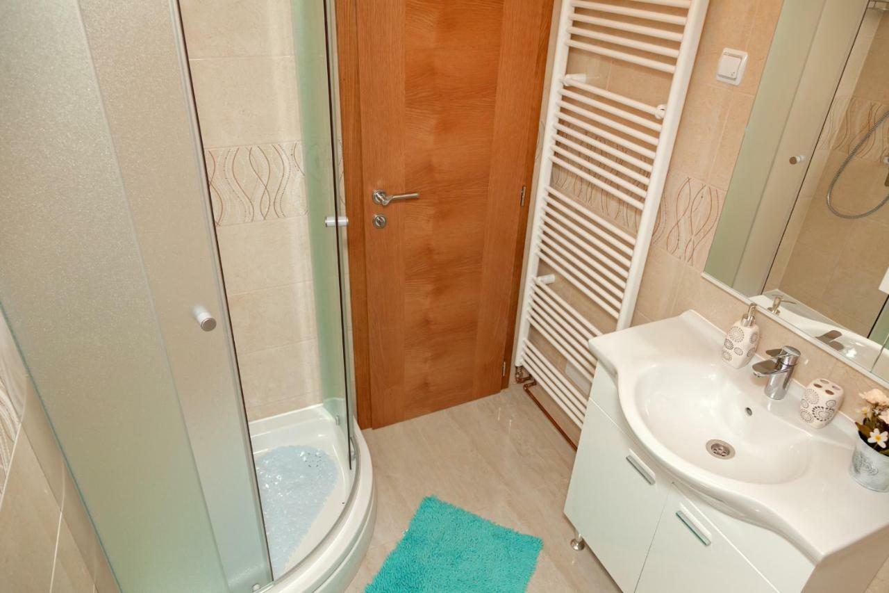 Apartment Lena Gornji Vaganac Esterno foto