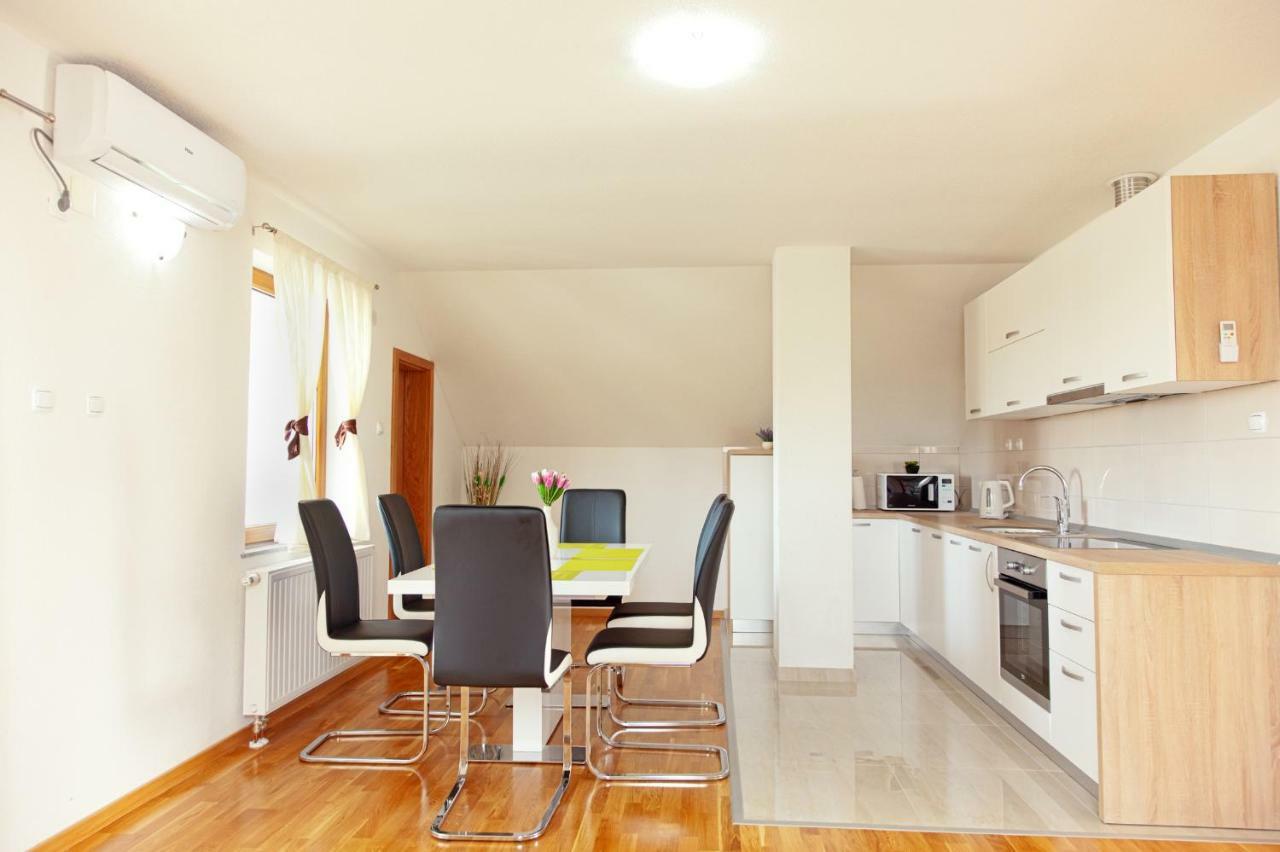 Apartment Lena Gornji Vaganac Esterno foto